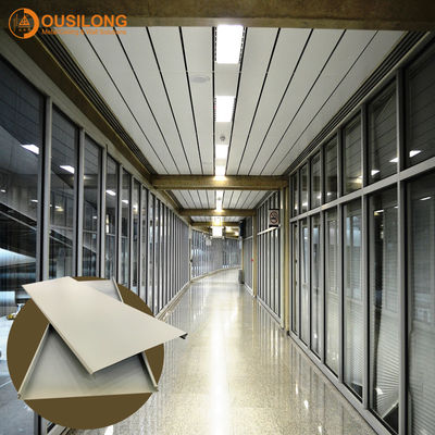 防水装飾的な中断された金属の天井 C は金属の天井板形づきましたり/長方形のストリップの