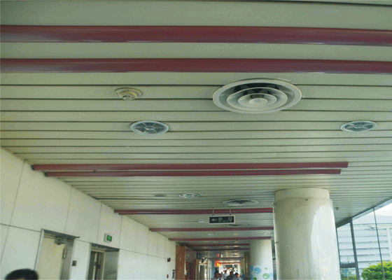 ストリップ C -定形商業天井のタイル、金属の中断された天井のタイル