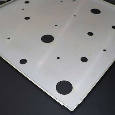 PEの粉の天井618x618mmで置かれるコーティングの空5005の等級は600x1200mmをタイルを張ります