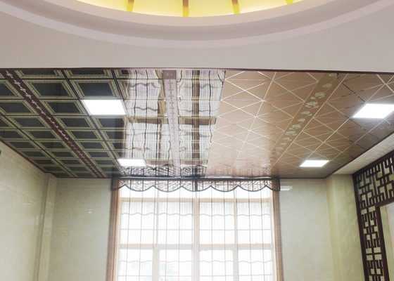 屋内装飾の美しいライラックの花模様が付いている功妙な天井のタイル