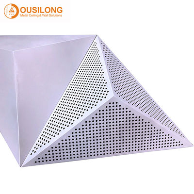 3D三角形の天井の音響の特別な設計によって中断される金属のパネルの装飾的な押された急なクリップ